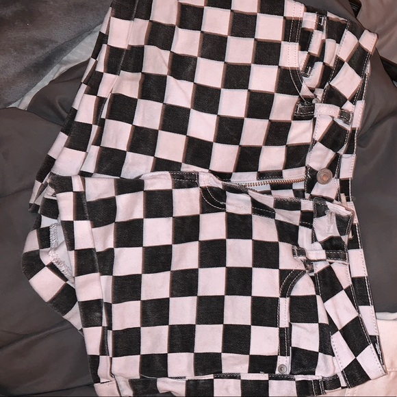 Checkered shorts - Picture 3 of 3
